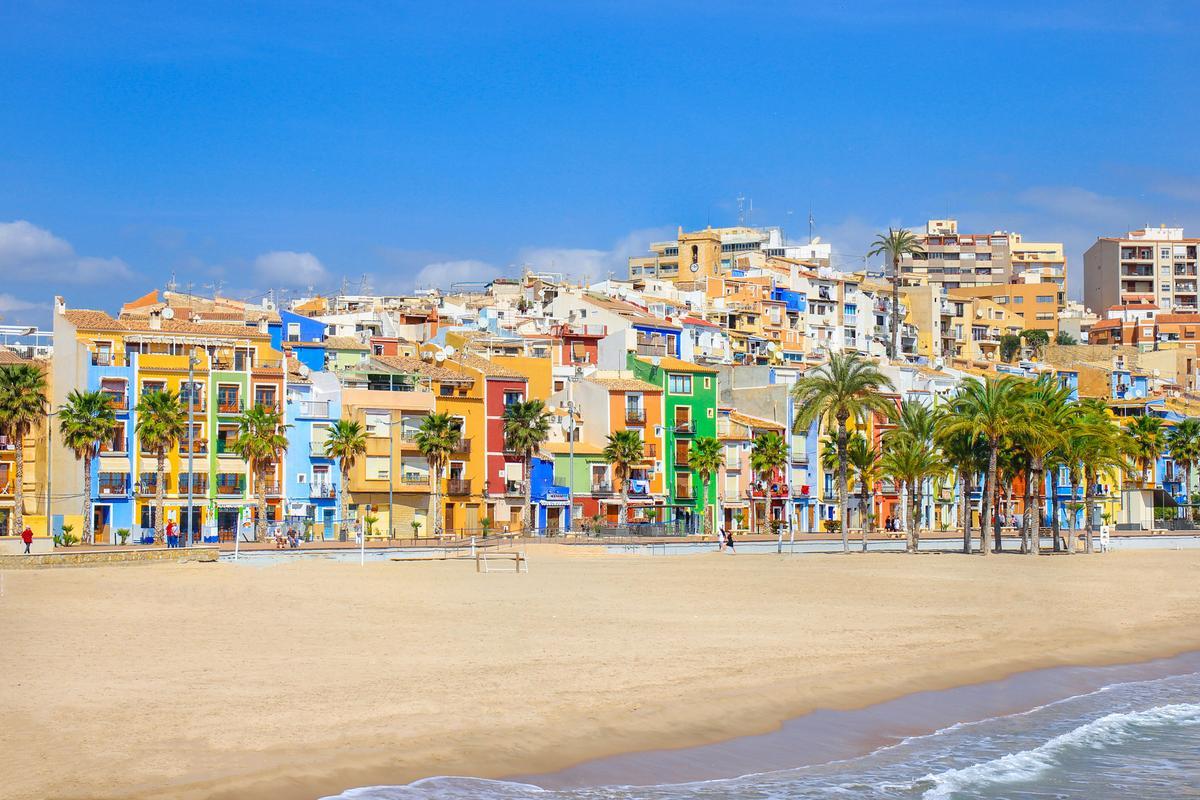 Playa y casas de colores de Villajoyosa
